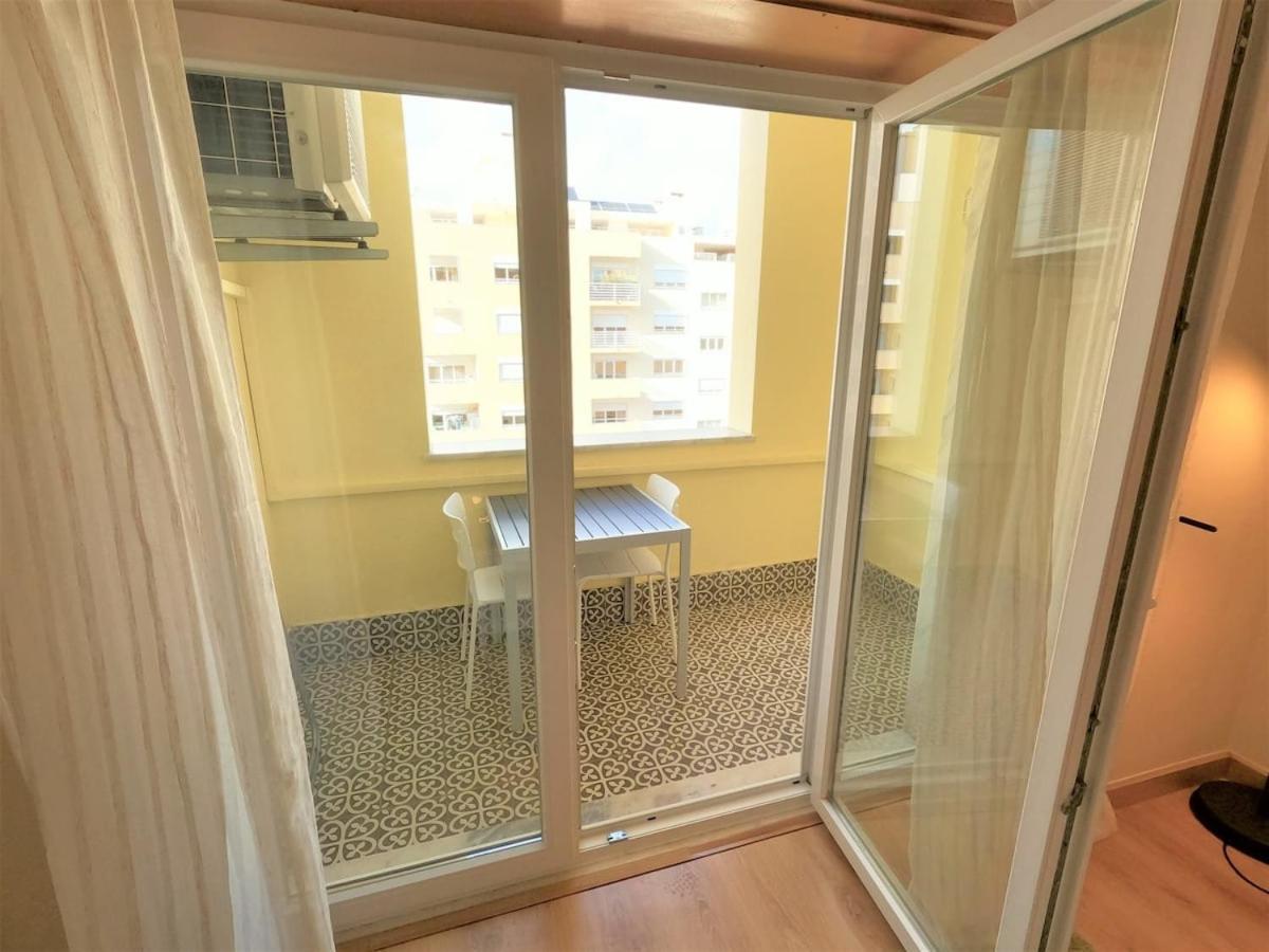 Carnaxide Modern T1 Apartment W Balcony In Carnaxide Oeiras Lisbon Bagian luar foto