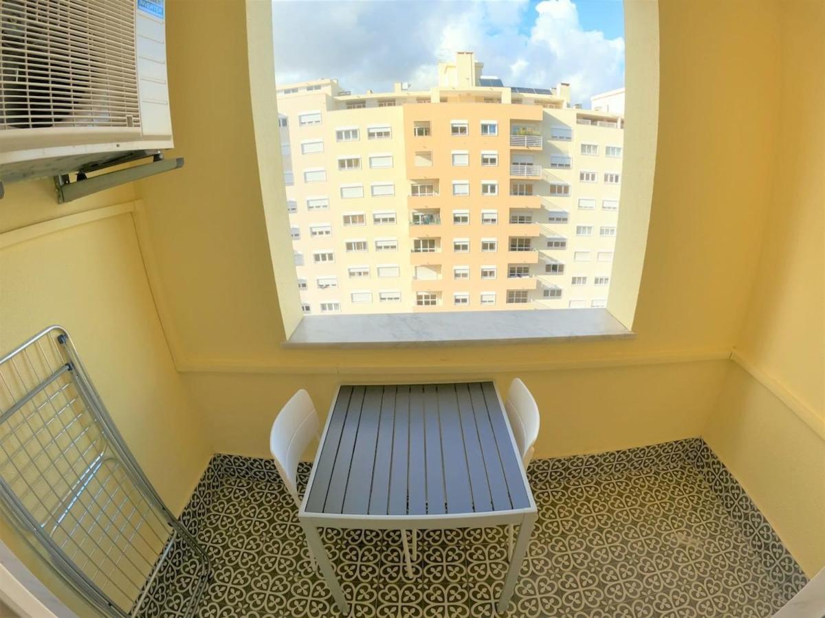Carnaxide Modern T1 Apartment W Balcony In Carnaxide Oeiras Lisbon Bagian luar foto