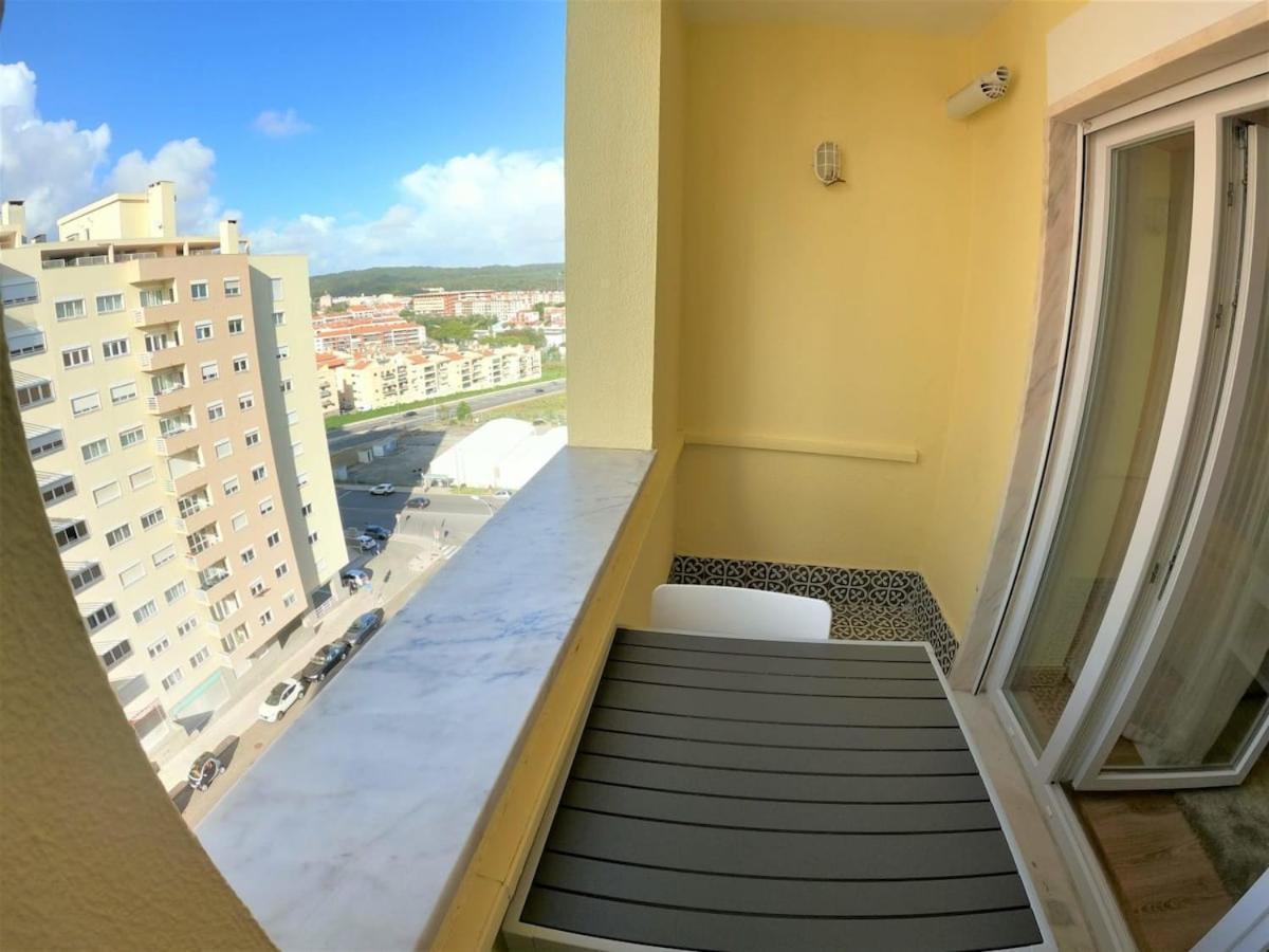 Carnaxide Modern T1 Apartment W Balcony In Carnaxide Oeiras Lisbon Bagian luar foto
