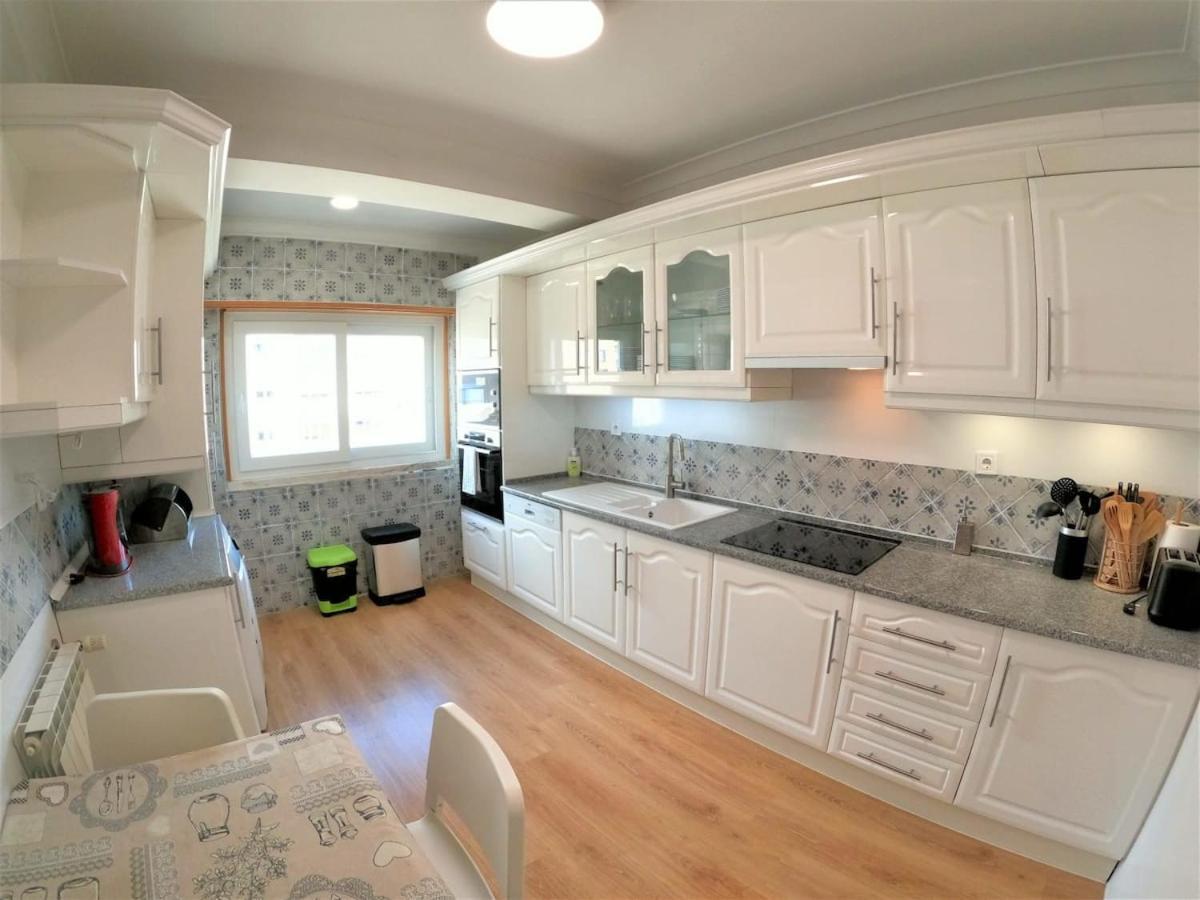 Carnaxide Modern T1 Apartment W Balcony In Carnaxide Oeiras Lisbon Bagian luar foto