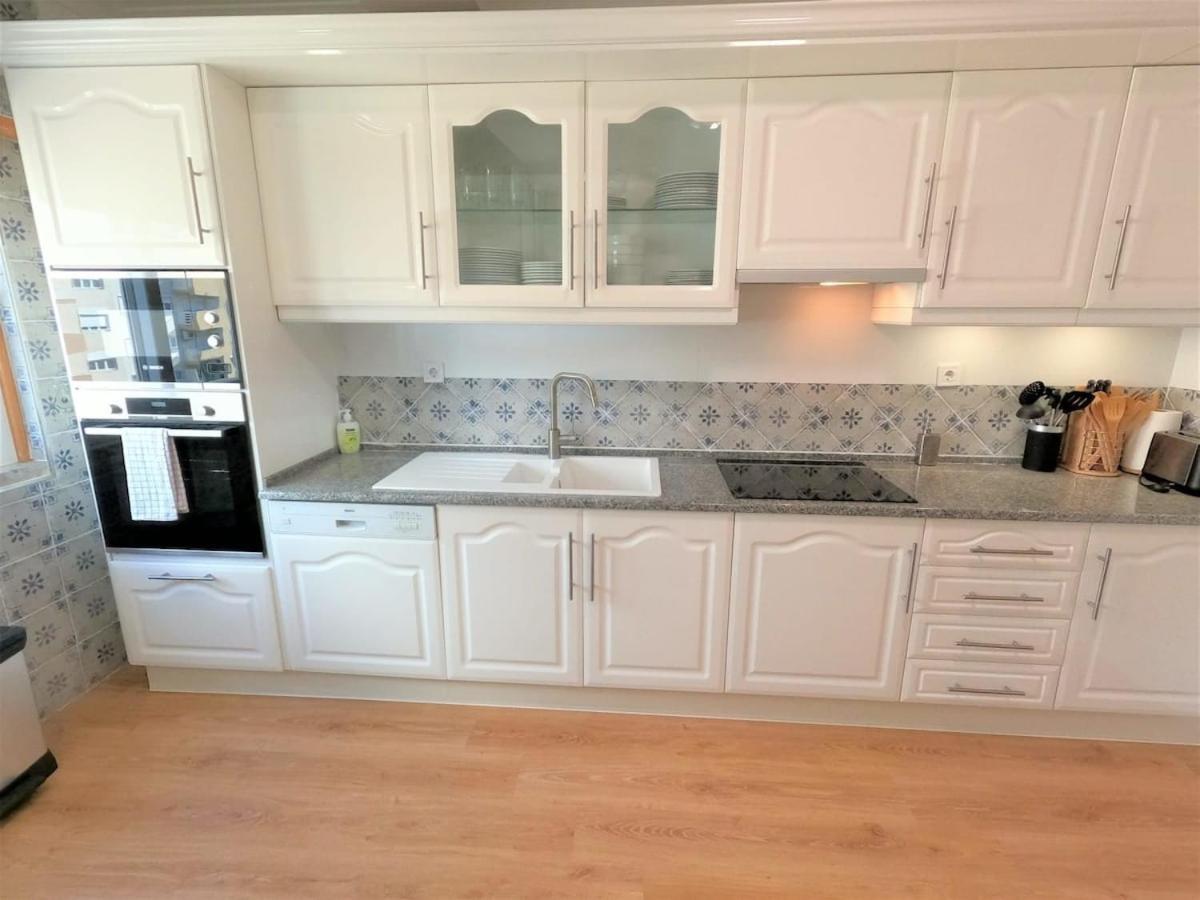 Carnaxide Modern T1 Apartment W Balcony In Carnaxide Oeiras Lisbon Bagian luar foto